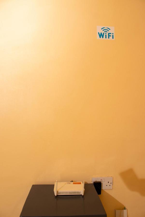 Chitova'S Guesthouse วิกตอเรียฟอลส์ ภายนอก รูปภาพ